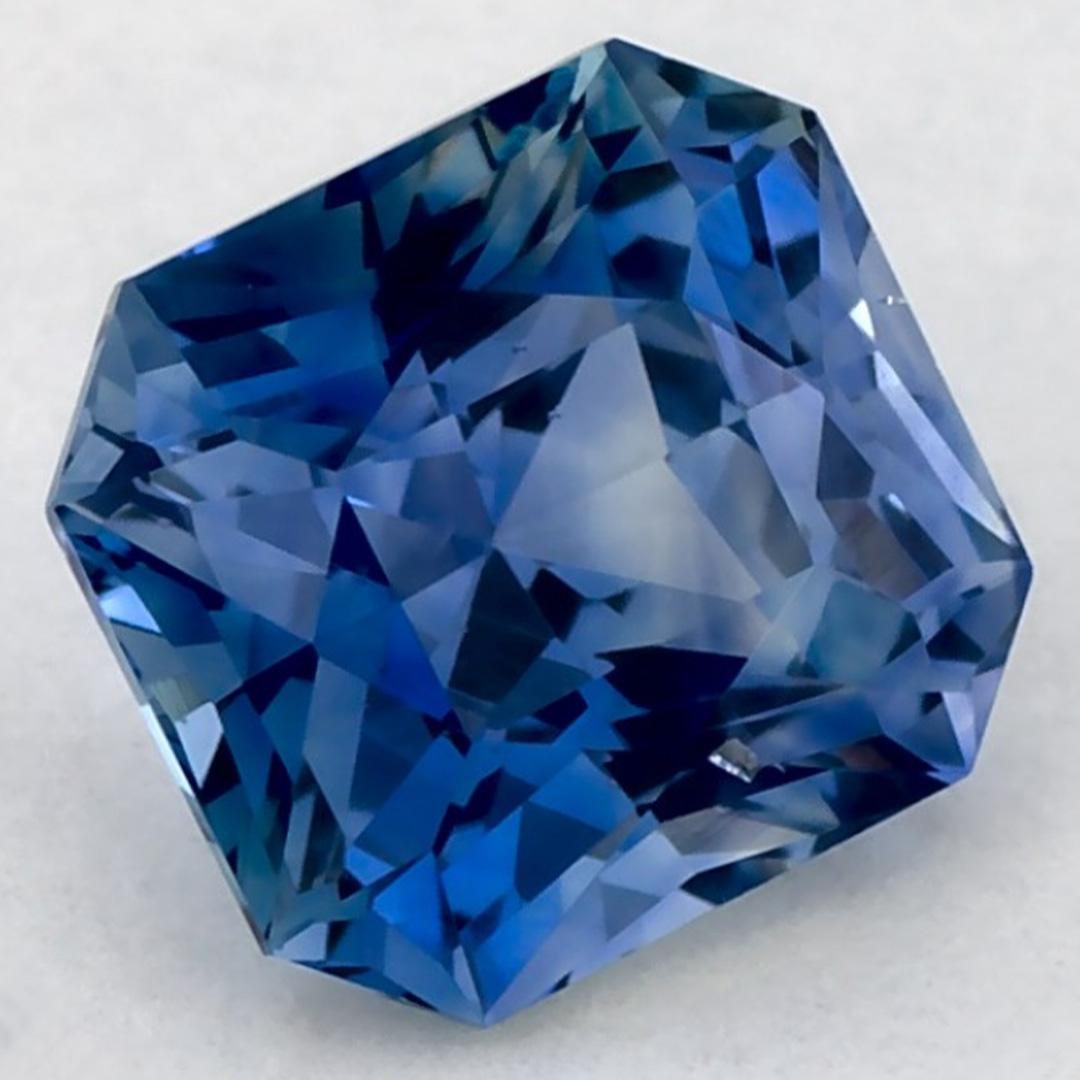 Una piedra de nacimiento de septiembre muy preciosa con un encantador color azul. Se cree que traen buena suerte y fortuna a la vida.

Explora la vibrante colección de esmeraldas, rubíes y zafiros de nuestra tienda, disponibles como gemas sueltas y