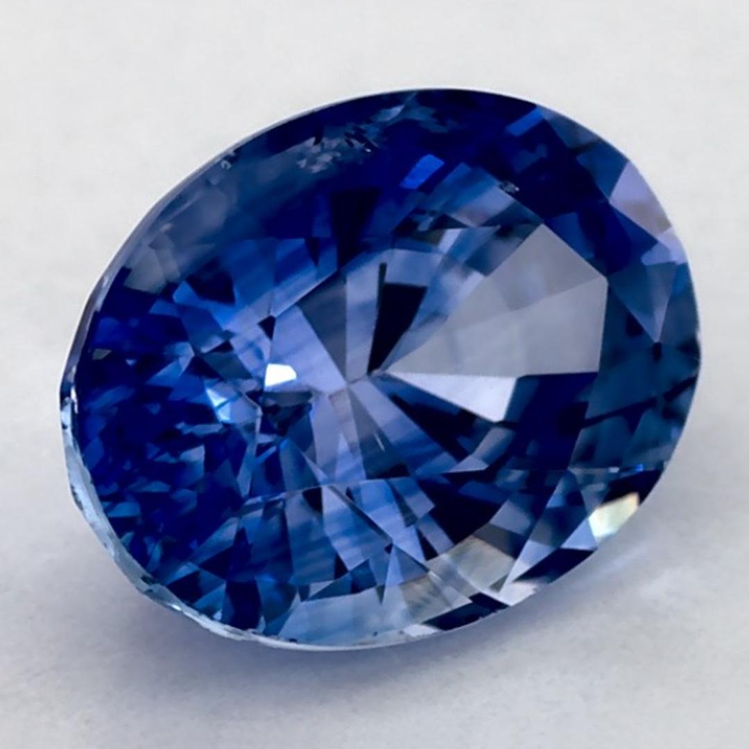 Ein sehr wertvoller September-Geburtsstein mit einer bezaubernden blauen Farbe. Man glaubt, dass sie dem Leben Glück und Reichtum bringen.

Entdecken Sie die lebendige Kollektion von Smaragden, Rubinen und Saphiren in unserem Geschäft, die als lose