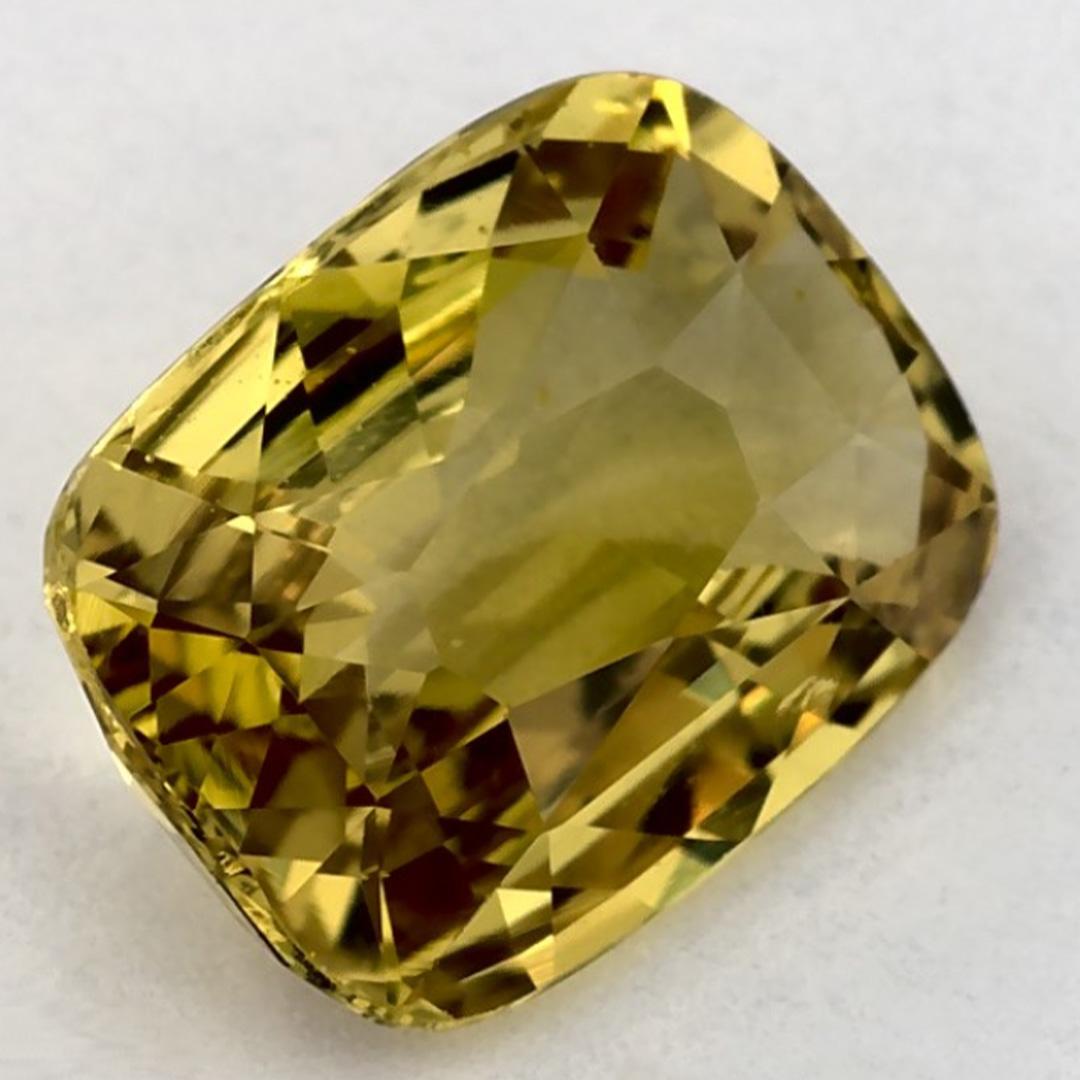 Una pietra natale di settembre molto preziosa con un delizioso colore giallo. Si ritiene che portino fortuna e fortuna alla vita.

Esplora la vivace collezione di smeraldi, rubini e zaffiri nel nostro negozio, disponibili come gemme sciolte e