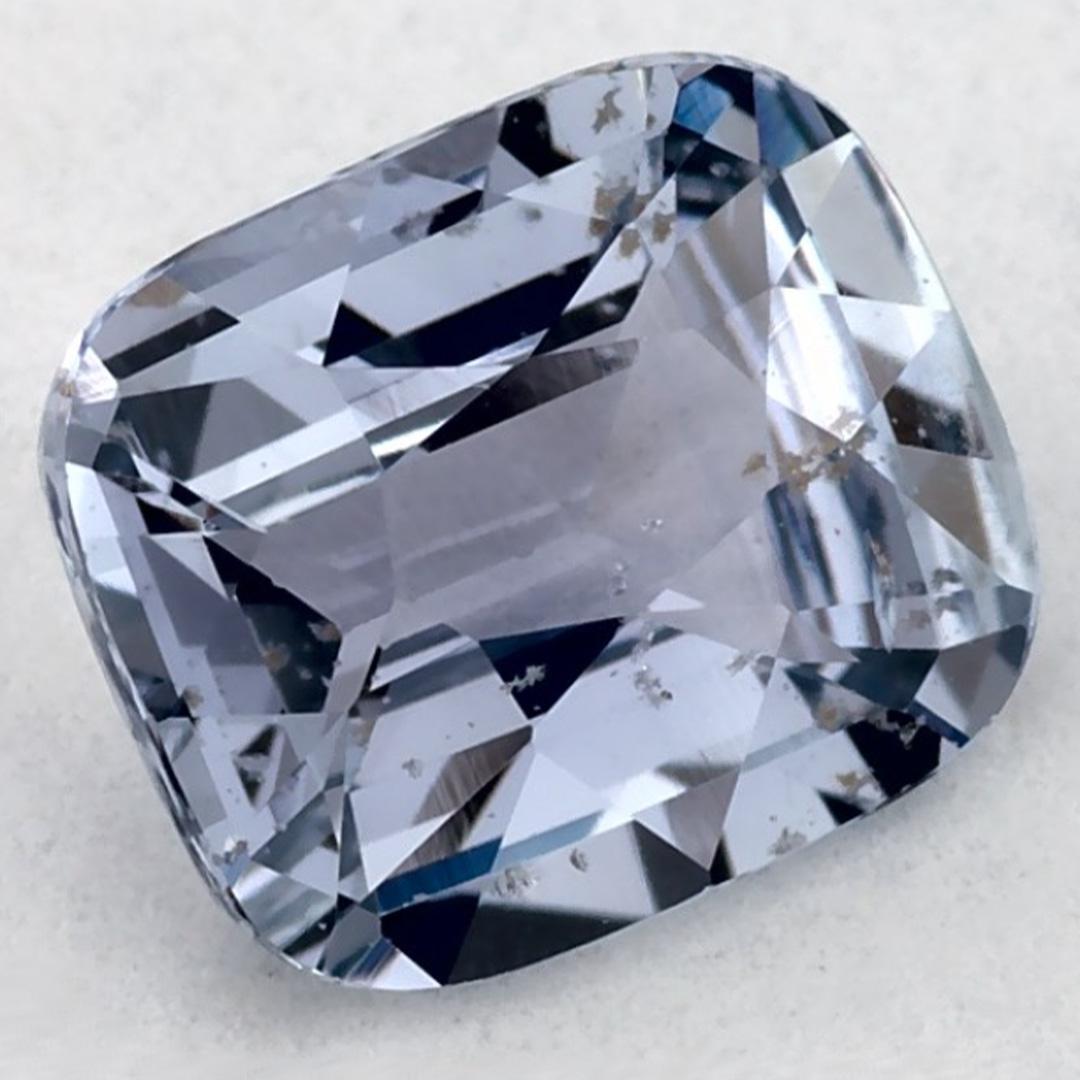 Una piedra de nacimiento de septiembre muy preciosa con un encantador color azul. Se cree que traen buena suerte y fortuna a la vida.

Explora la vibrante colección de esmeraldas, rubíes y zafiros de nuestra tienda, disponibles como gemas sueltas y