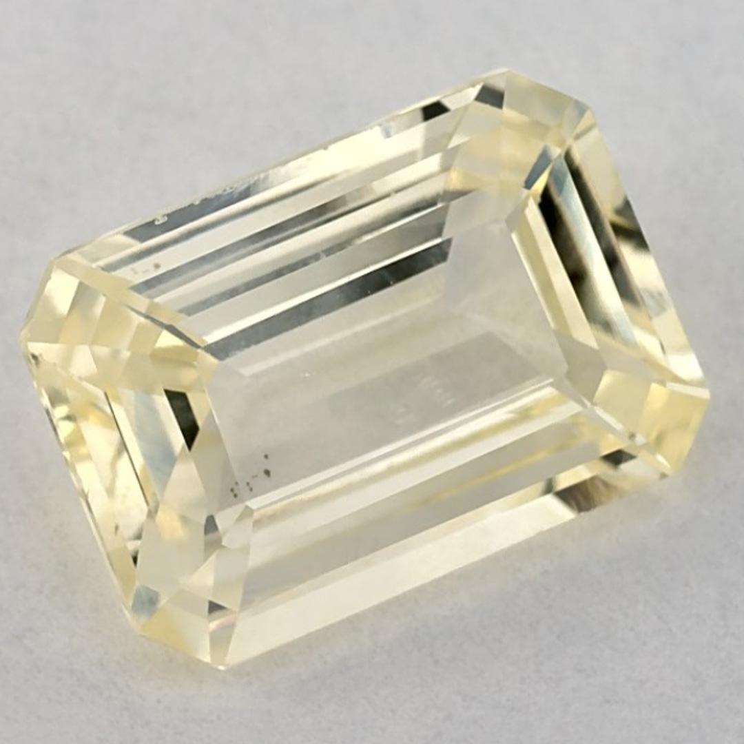 Una piedra de nacimiento de septiembre muy preciosa con un delicioso color amarillo. Se cree que traen buena suerte y fortuna a la vida.

Explora la vibrante colección de esmeraldas, rubíes y zafiros de nuestra tienda, disponibles como gemas sueltas