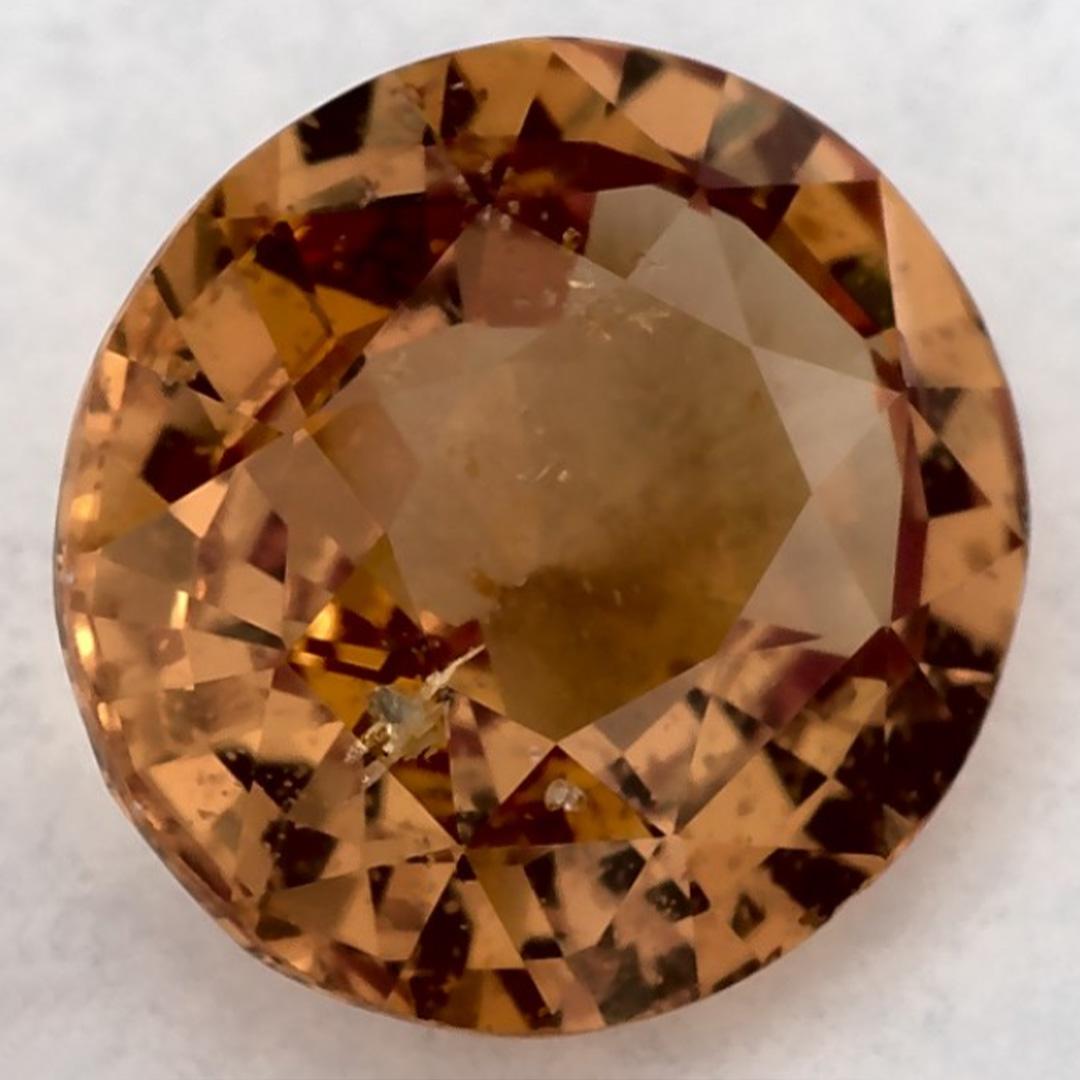 Una pietra natale di settembre molto preziosa con un delizioso colore giallo. Si ritiene che portino fortuna e fortuna alla vita.

Esplora la vivace collezione di smeraldi, rubini e zaffiri nel nostro negozio, disponibili come gemme sciolte e