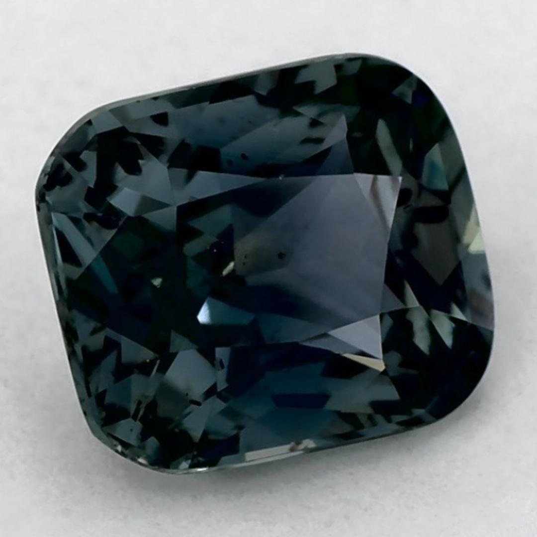 Una pietra natale di settembre molto preziosa con un delizioso colore verde. Si ritiene che portino fortuna e fortuna alla vita.

Esplora la vivace collezione di smeraldi, rubini e zaffiri nel nostro negozio, disponibili come gemme sciolte e