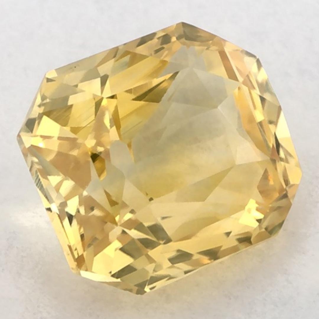 Una pietra natale di settembre molto preziosa con un delizioso colore giallo. Si ritiene che portino fortuna e fortuna alla vita.

Esplora la vivace collezione di smeraldi, rubini e zaffiri nel nostro negozio, disponibili come gemme sciolte e