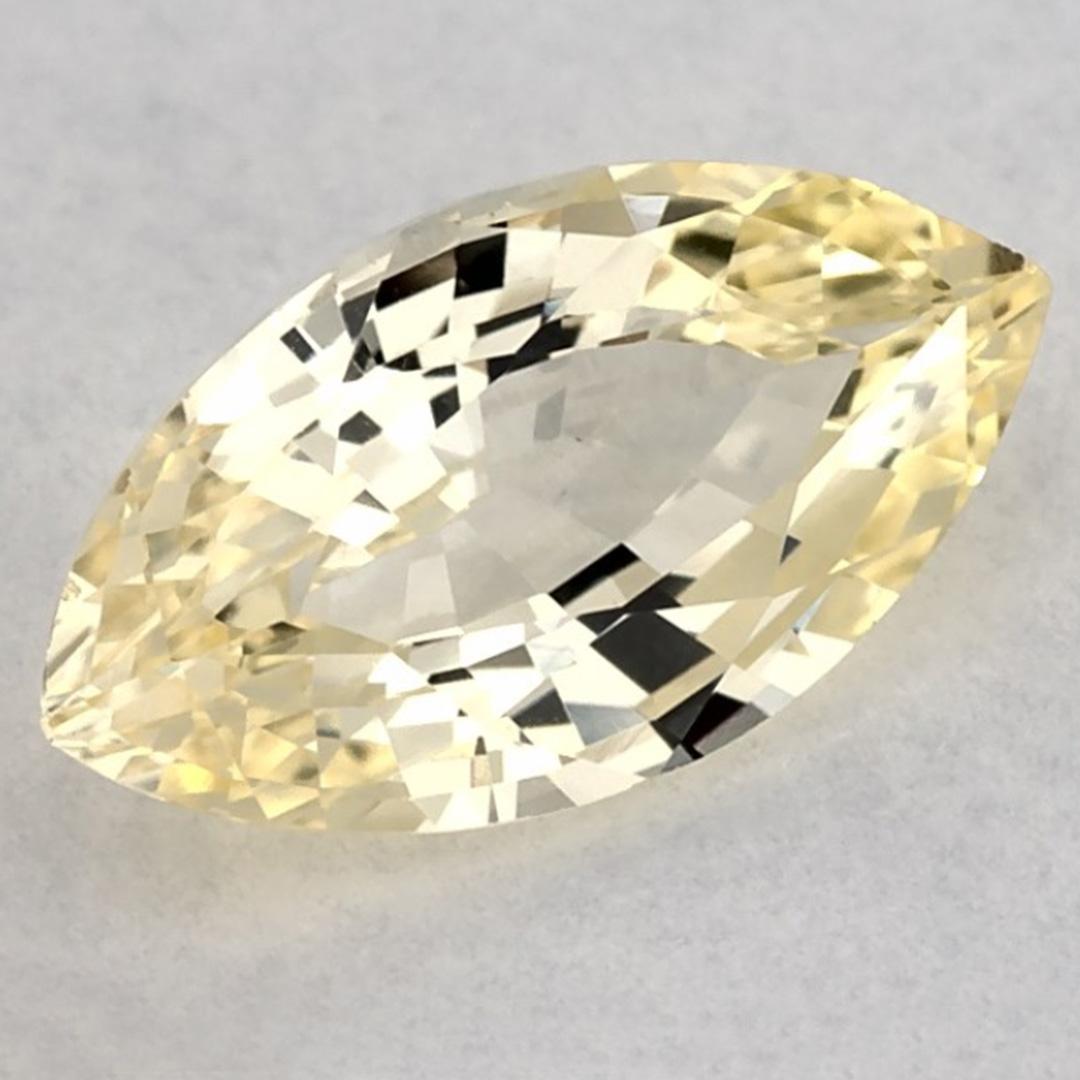 Una pietra natale di settembre molto preziosa con un delizioso colore giallo. Si ritiene che portino fortuna e fortuna alla vita.

Esplora la vivace collezione di smeraldi, rubini e zaffiri nel nostro negozio, disponibili come gemme sciolte e