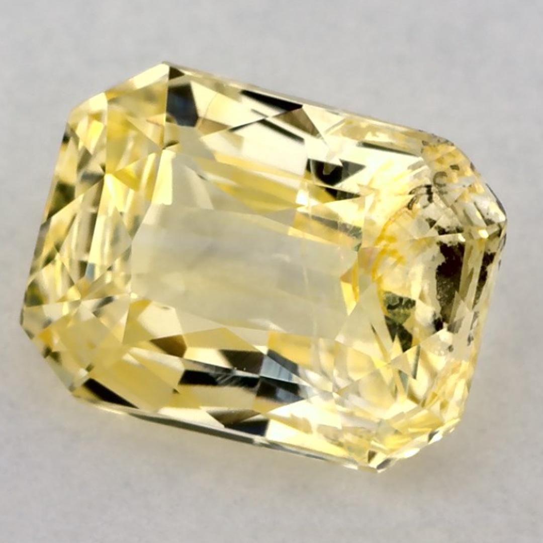 Taglio radiant 1.59 carati di zaffiro giallo radiante in vendita