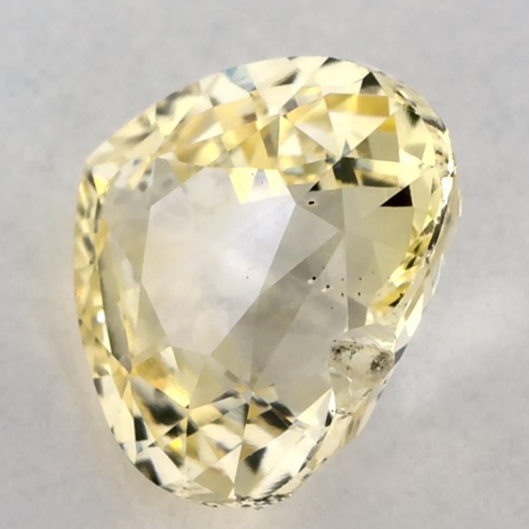 Una pietra natale di settembre molto preziosa con un delizioso colore giallo. Si ritiene che portino fortuna e fortuna alla vita.

Esplora la vivace collezione di smeraldi, rubini e zaffiri nel nostro negozio, disponibili come gemme sciolte e