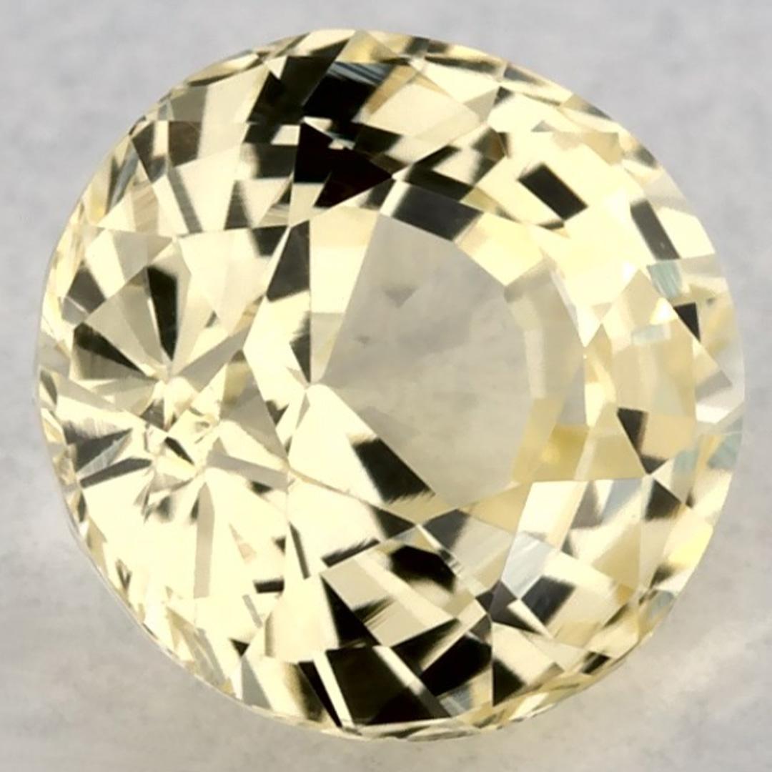 Una pietra natale di settembre molto preziosa con un delizioso colore giallo. Si ritiene che portino fortuna e fortuna alla vita.

Esplora la vivace collezione di smeraldi, rubini e zaffiri nel nostro negozio, disponibili come gemme sciolte e