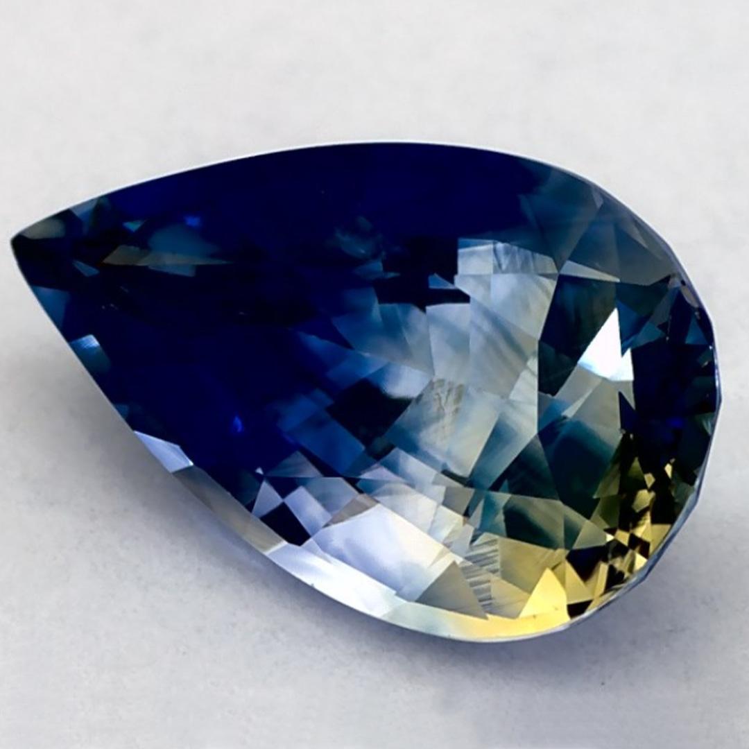 Ein sehr wertvoller September-Geburtsstein mit einer bezaubernden blauen Farbe. Man glaubt, dass sie dem Leben Glück und Reichtum bringen.

Entdecken Sie die lebendige Kollektion von Smaragden, Rubinen und Saphiren in unserem Geschäft, die als lose