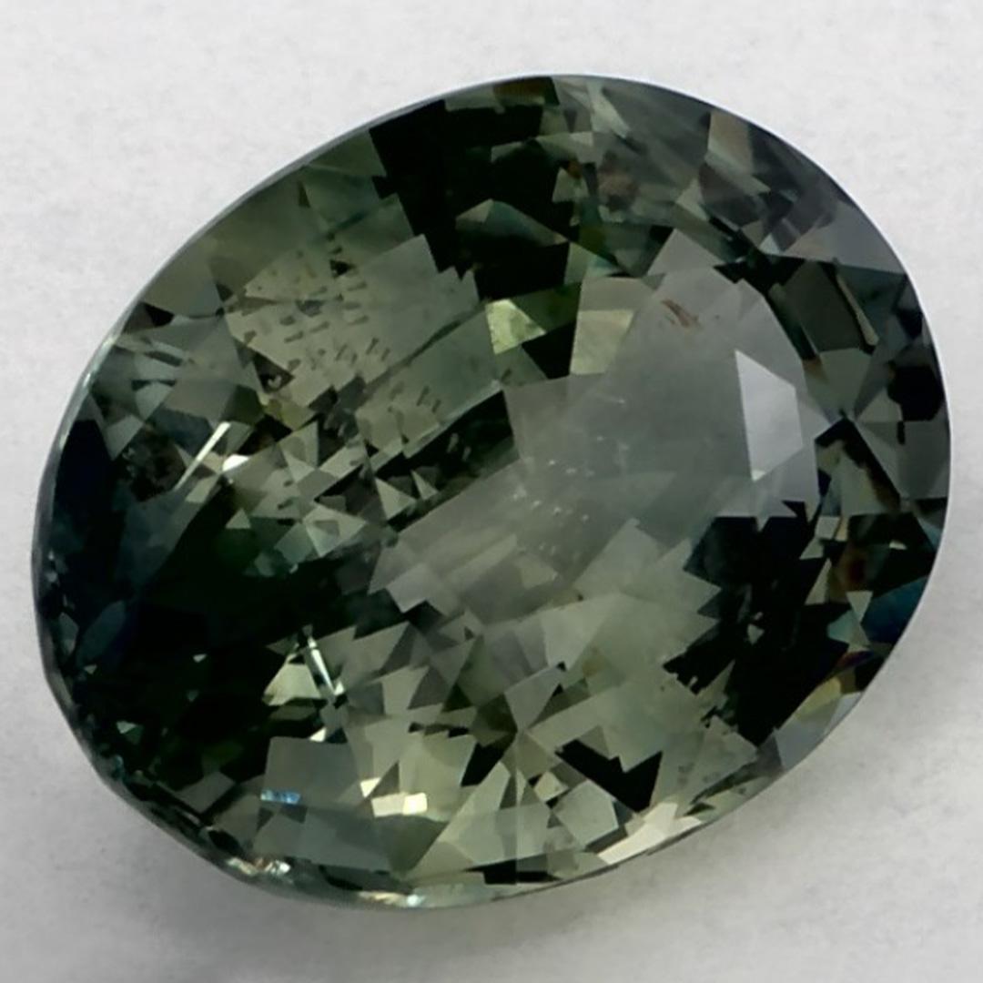 Pierre de naissance de septembre très précieuse, d'un vert ravissant. On pense qu'ils apportent chance et fortune dans la vie.

Explorez la vibrante collection d'émeraudes, de rubis et de saphirs de notre magasin, disponibles sous forme de pierres