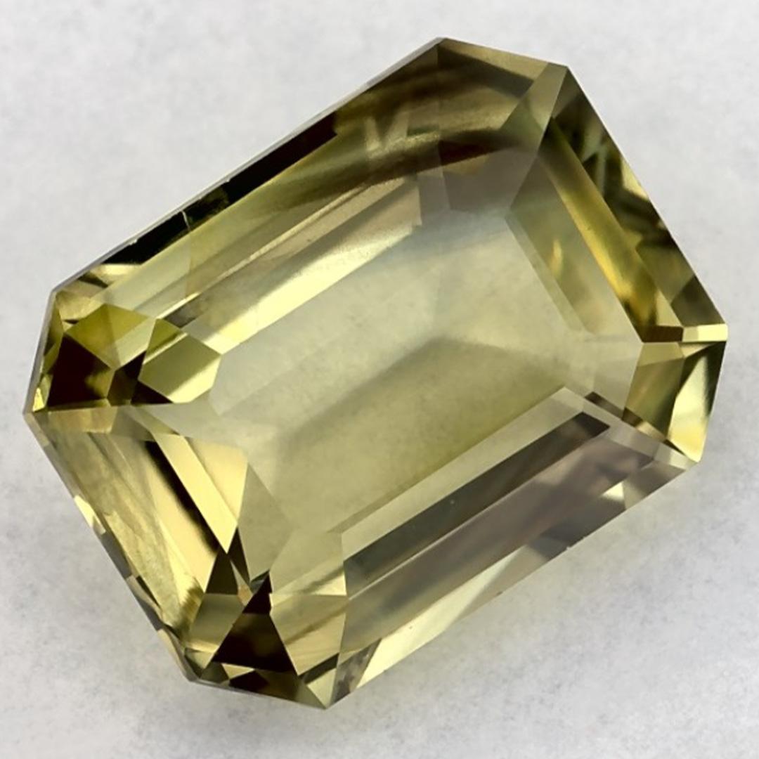 Una piedra de nacimiento de septiembre muy preciosa con un delicioso color verde. Se cree que traen buena suerte y fortuna a la vida.

Explora la vibrante colección de esmeraldas, rubíes y zafiros de nuestra tienda, disponibles como gemas sueltas y