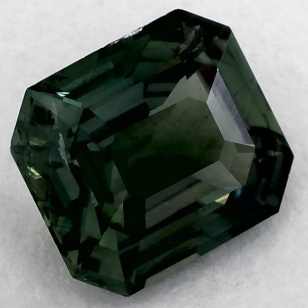 Una piedra de nacimiento de septiembre muy preciosa con un delicioso color verde. Se cree que traen buena suerte y fortuna a la vida.

Explora la vibrante colección de esmeraldas, rubíes y zafiros de nuestra tienda, disponibles como gemas sueltas y