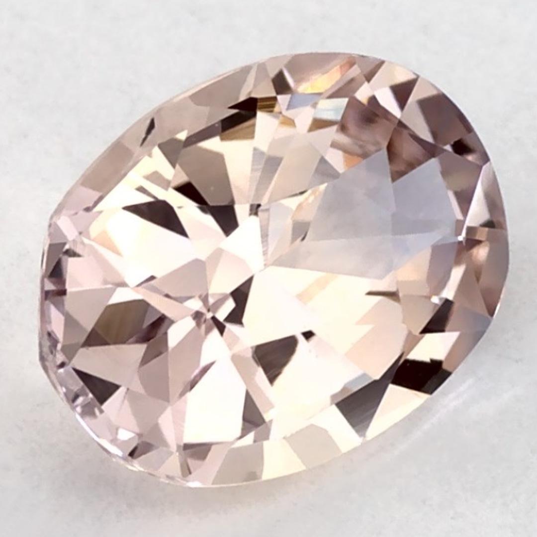 Una pietra natale di settembre molto preziosa con un delizioso colore rosa. Si ritiene che portino fortuna e fortuna alla vita.

Esplora la vivace collezione di smeraldi, rubini e zaffiri nel nostro negozio, disponibili come gemme sciolte e