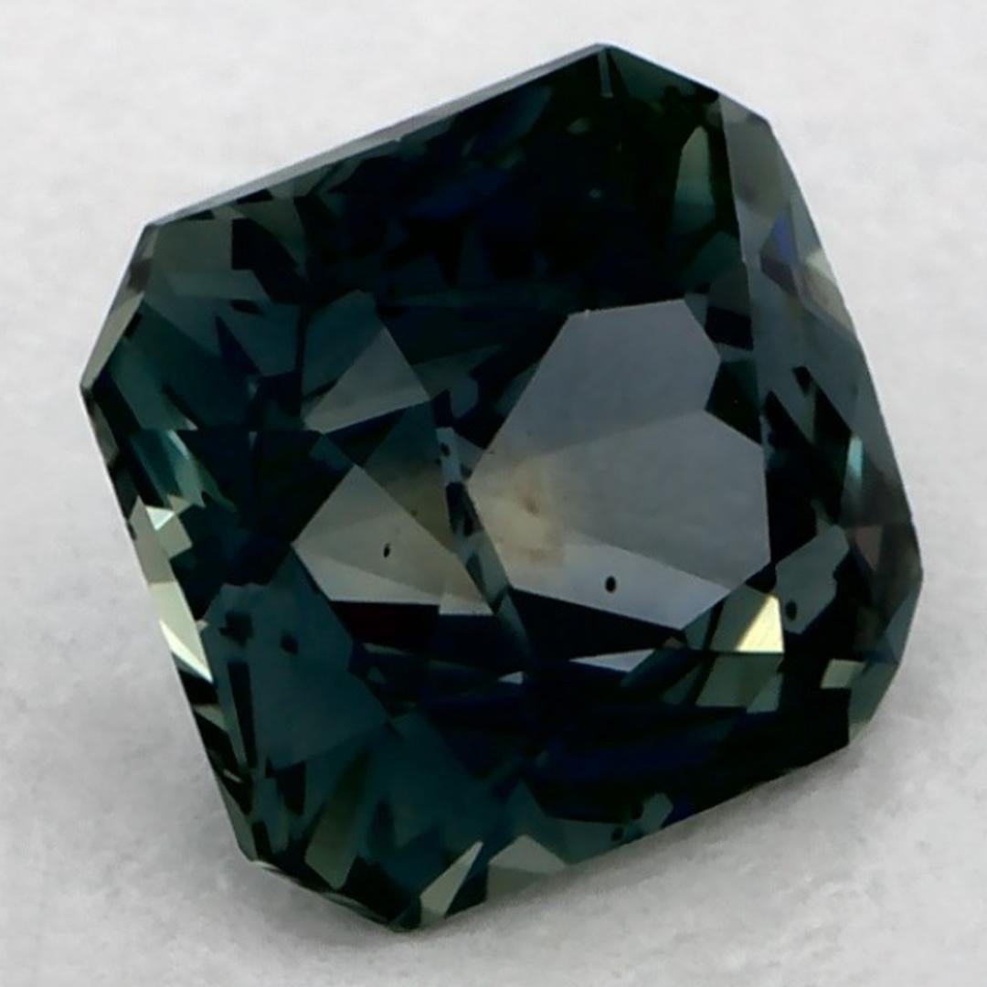 Una piedra de nacimiento de septiembre muy preciosa con un delicioso color verde. Se cree que traen buena suerte y fortuna a la vida.

Explora la vibrante colección de esmeraldas, rubíes y zafiros de nuestra tienda, disponibles como gemas sueltas y