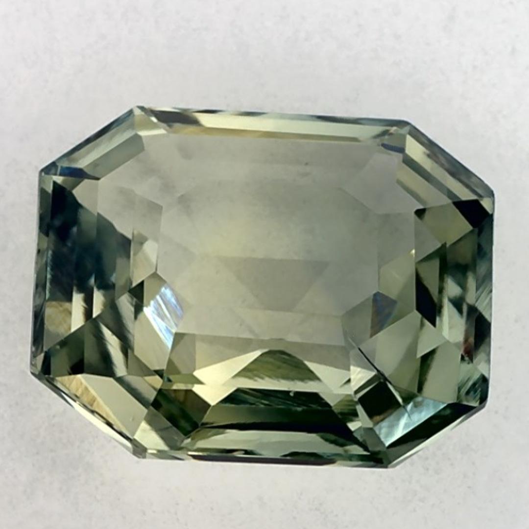 Gema suelta de zafiro verde octogonal de 2.55 qt en Nuevo estado para la venta en Fort Lee, NJ