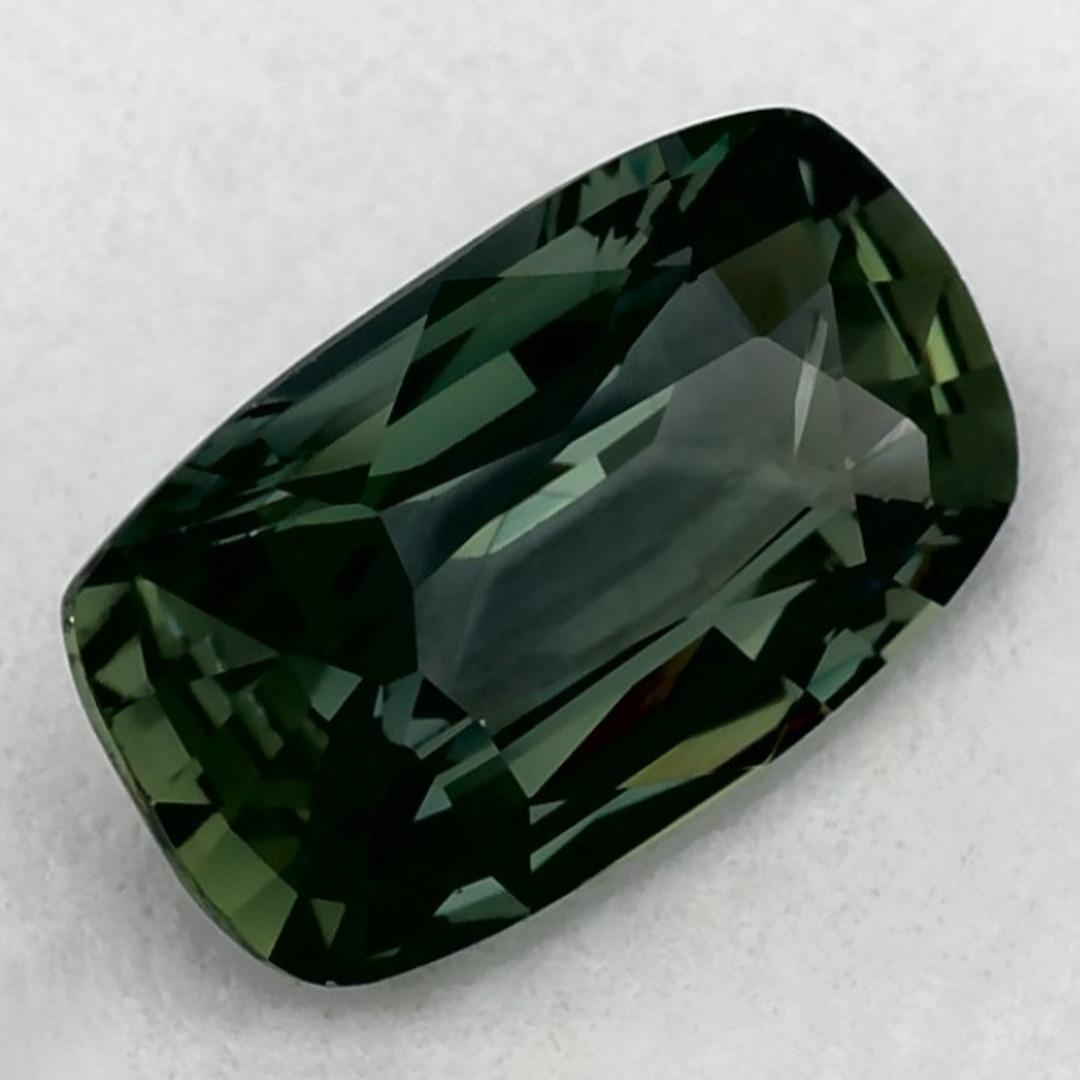Una pietra natale di settembre molto preziosa con un delizioso colore verde. Si ritiene che portino fortuna e fortuna alla vita.

Esplora la vivace collezione di smeraldi, rubini e zaffiri nel nostro negozio, disponibili come gemme sciolte e