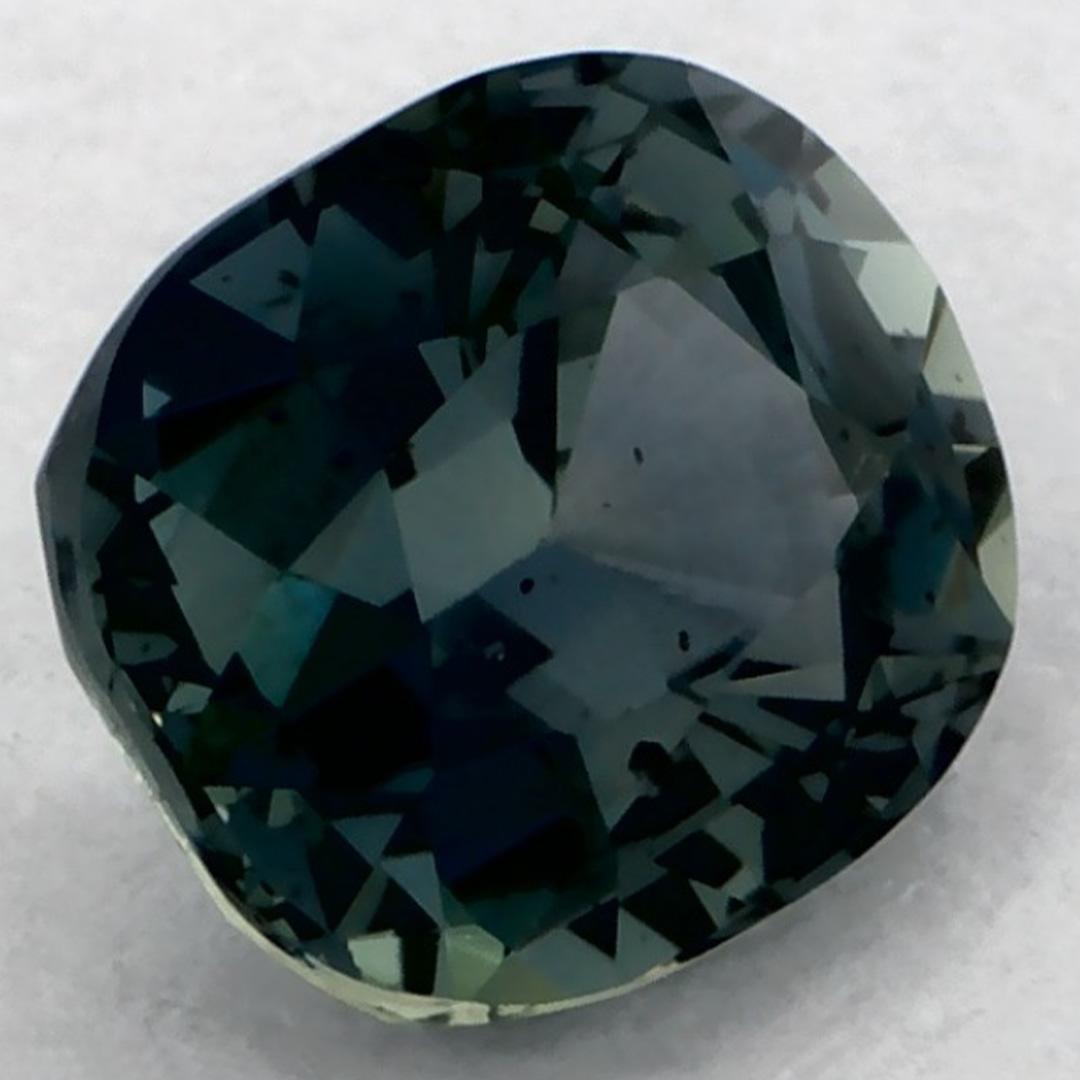 Una pietra natale di settembre molto preziosa con un delizioso colore verde. Si ritiene che portino fortuna e fortuna alla vita.

Esplora la vivace collezione di smeraldi, rubini e zaffiri nel nostro negozio, disponibili come gemme sciolte e
