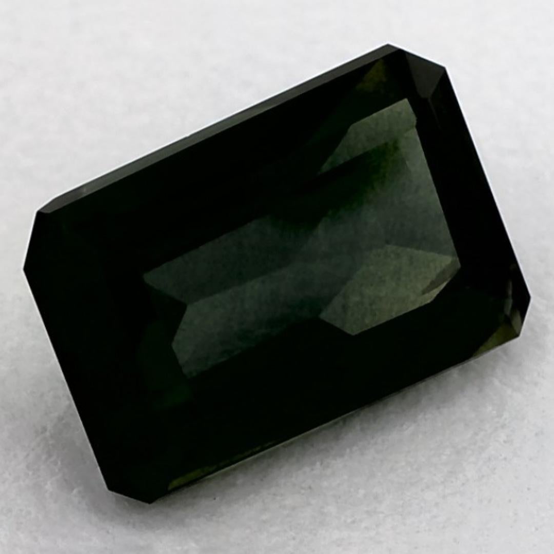Una piedra de nacimiento de septiembre muy preciosa con un delicioso color verde. Se cree que traen buena suerte y fortuna a la vida.

Explora la vibrante colección de esmeraldas, rubíes y zafiros de nuestra tienda, disponibles como gemas sueltas y