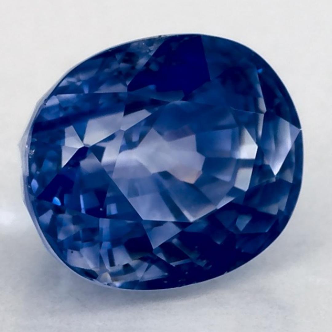 Ein sehr wertvoller September-Geburtsstein mit einer bezaubernden blauen Farbe. Man glaubt, dass sie dem Leben Glück und Reichtum bringen.

Entdecken Sie die lebendige Kollektion von Smaragden, Rubinen und Saphiren in unserem Geschäft, die als lose