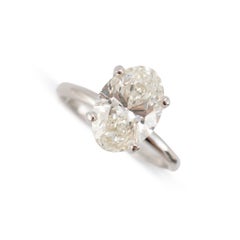 Anillo de compromiso solitario de oro blanco de 14 quilates con un diamante natural de talla ovalada de 3,02 ct certificado por la GIA