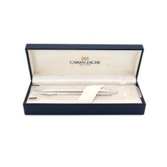 Collaboration entre Patek Philippe et Caran d’Ache : stylo à bille en acier
