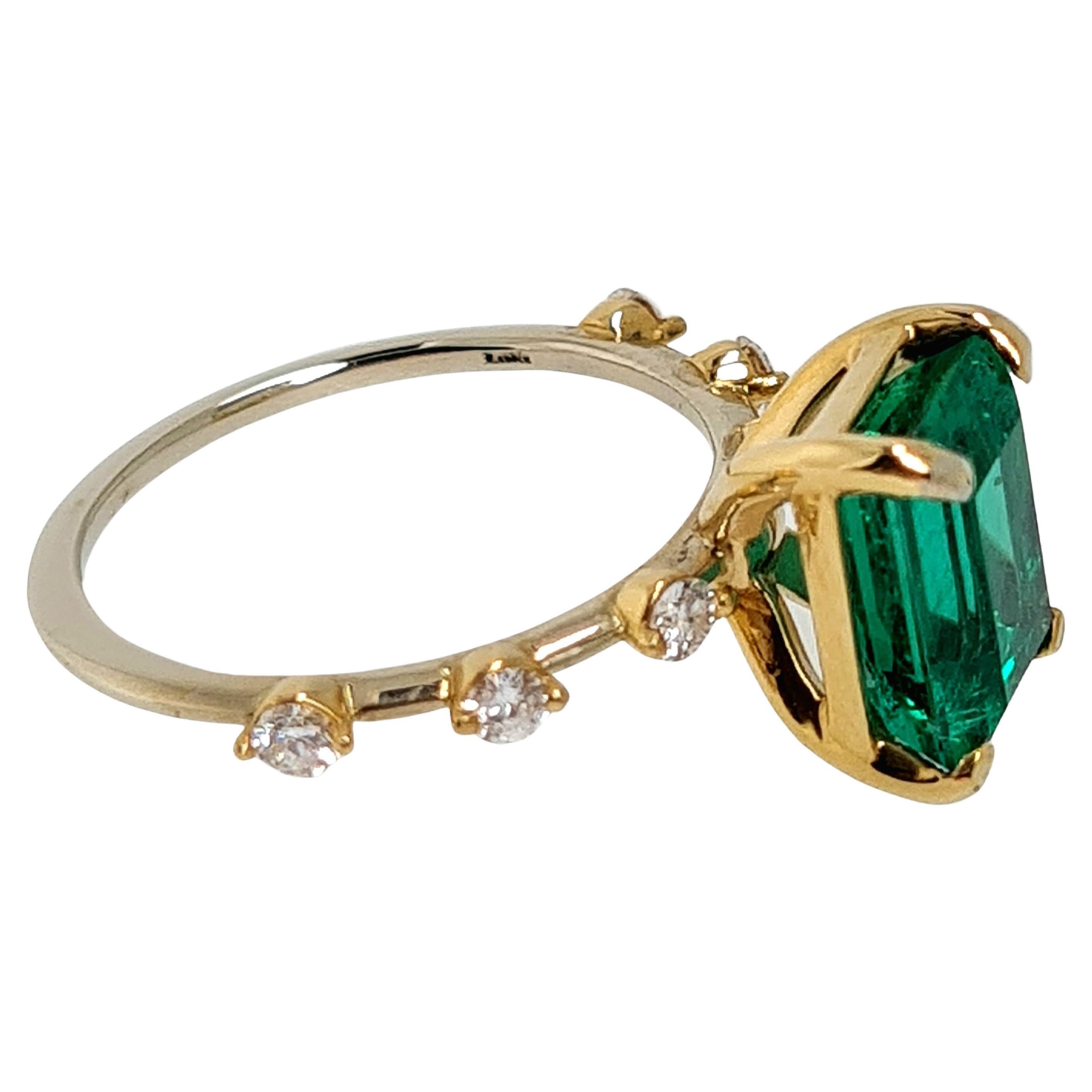 Modern GIA Certified 3 CT Colombian Emerald Ring For Sale