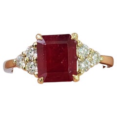 Ruby & diamond Ring  2.47 Carat total weight, 14K Yellow Gold