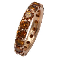 Elegante Anillo de Eternidad de Diamantes Redondos Orangy de 3,51 ct en Oro Amarillo de 18 K