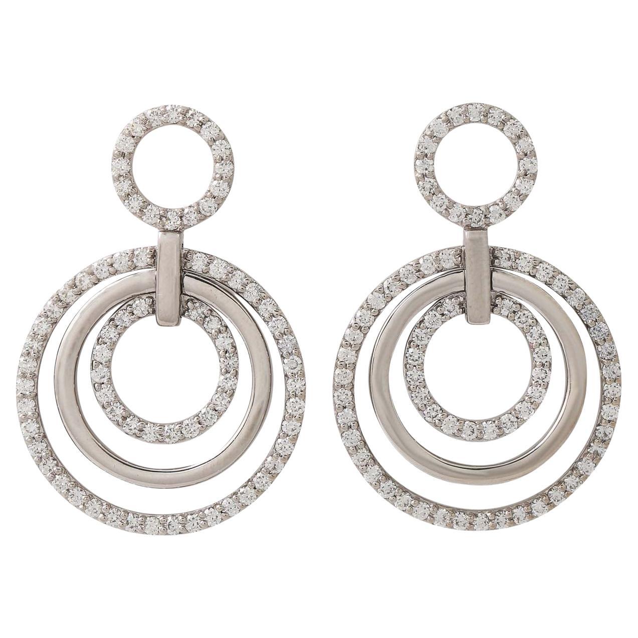 Eleganti orecchini a goccia con diamanti in oro bianco 18 carati - 1,96 carati in vendita