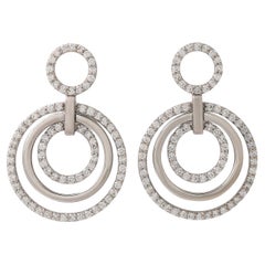 Elégantes boucles d'oreilles pendantes en or blanc 18K avec diamants - 1,96 carat