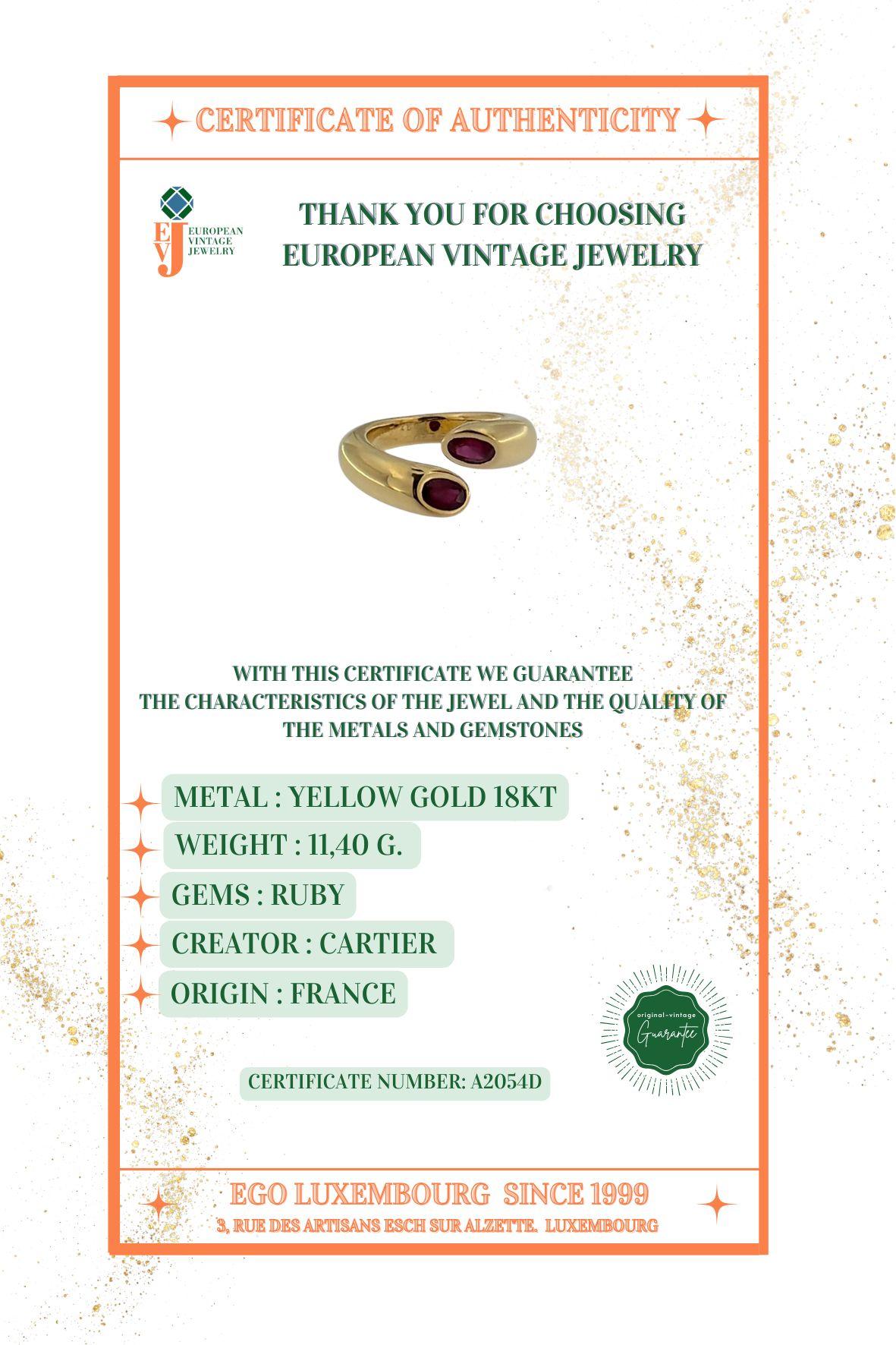 Anello Cartier Ellipse in oro giallo Due teste incrociate con rubini in vendita 4