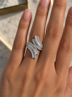 HRD Certified Italian Cocktail Ring 18kt White Gold with Diamonds