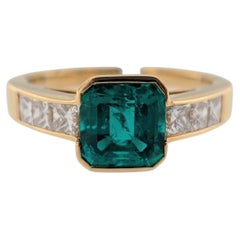 IGI Certified French Cocktail Ring 18kt Yellow Gold with Emerald and Diamonds