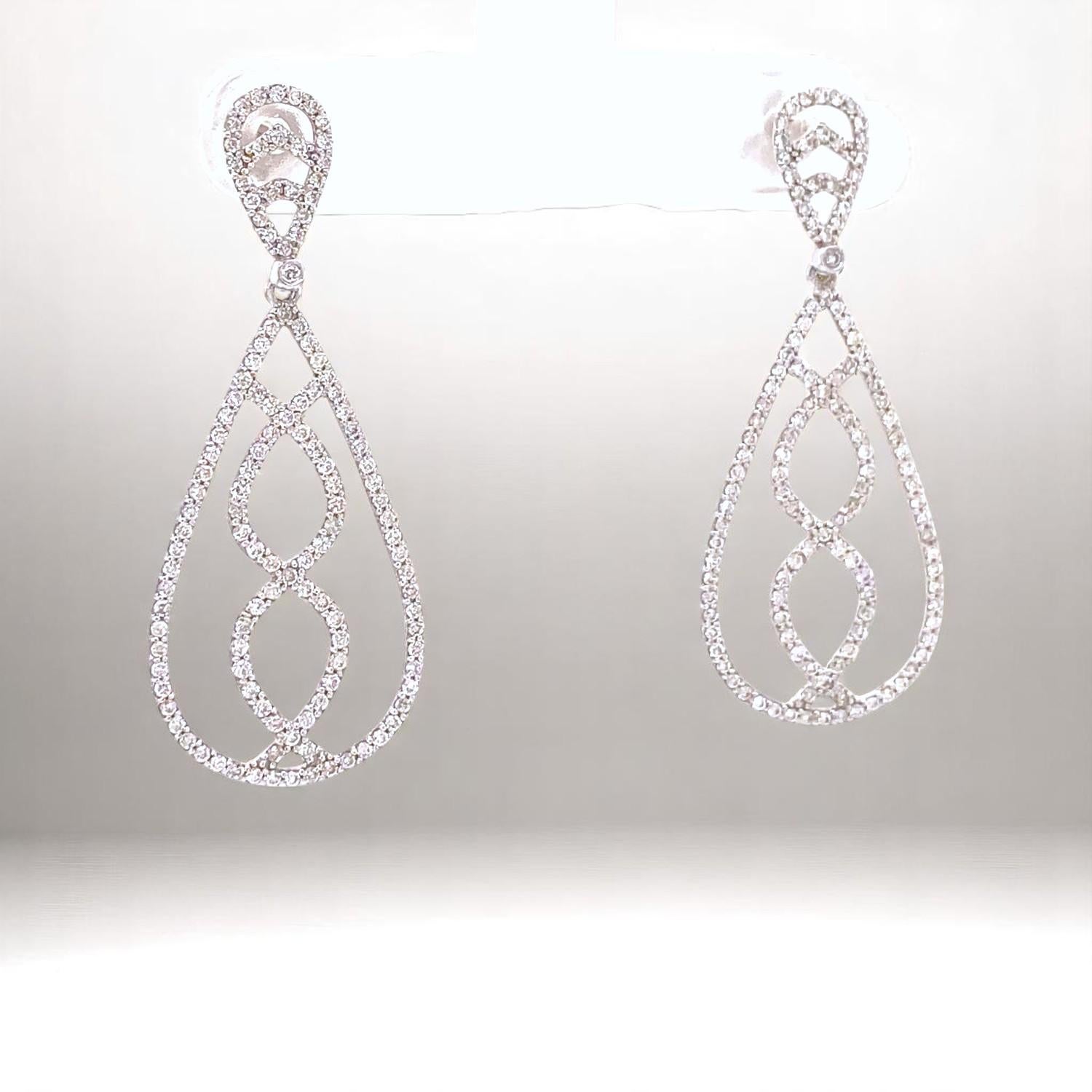 Orecchini a goccia con diamanti pendenti in oro massiccio 14K (certificati) In condizioni Nuovo in vendita a New Delhi, DL