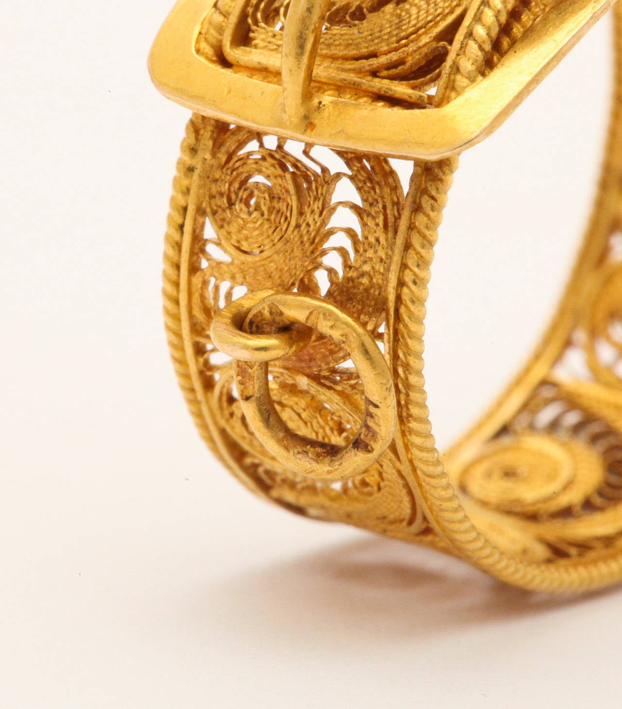 Early Victorian Gold Filigree Buckle and Strap Ring 1