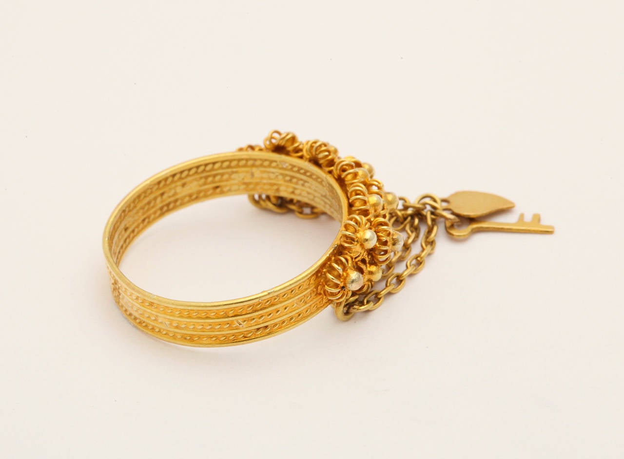 Victorian Spanish Wedding Ring with Gold Heart and Key In Excellent Condition For Sale In Stamford, CT