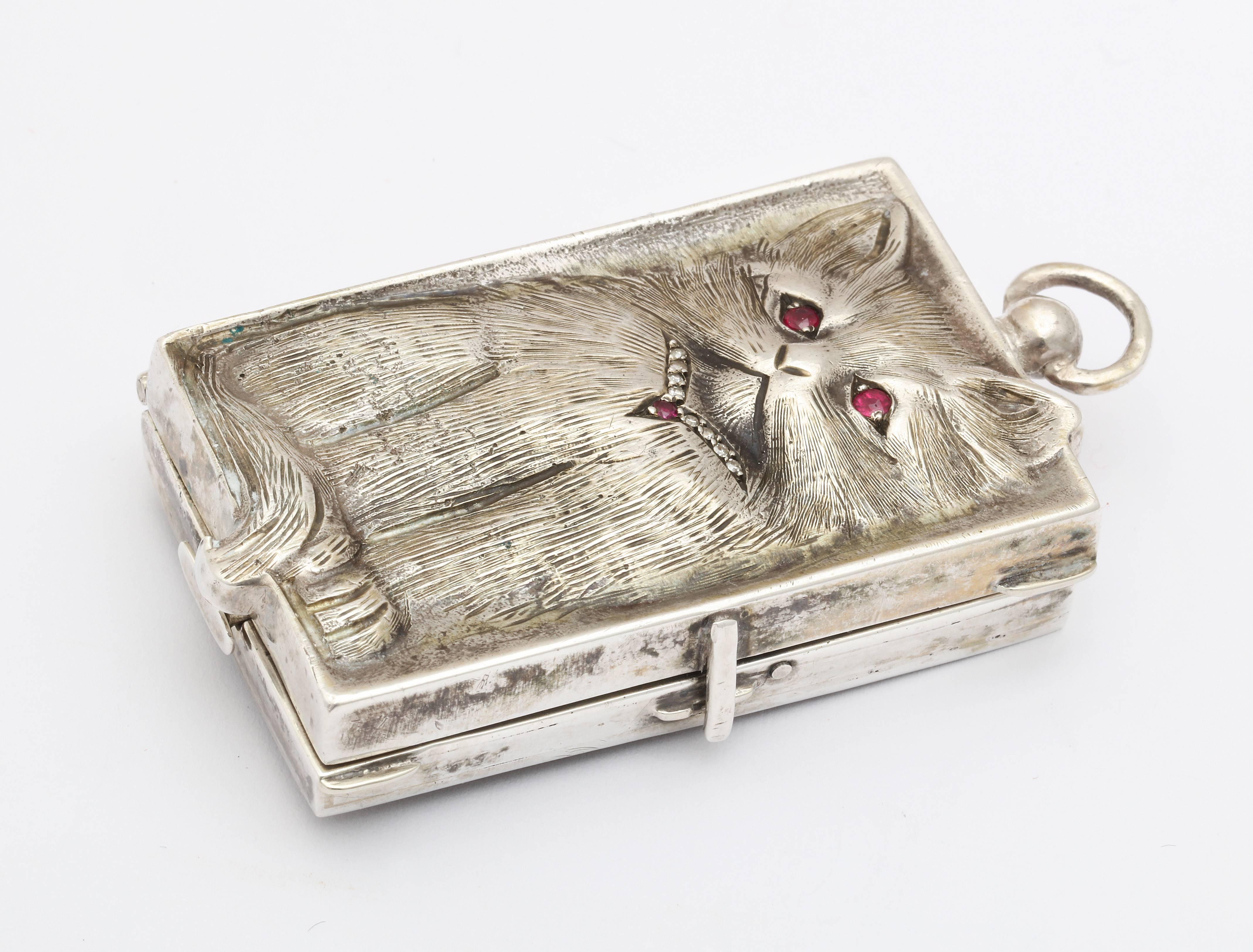  Silver Pendant of a Cuddlesome Kitty with Ruby Eyes In Excellent Condition In Stamford, CT
