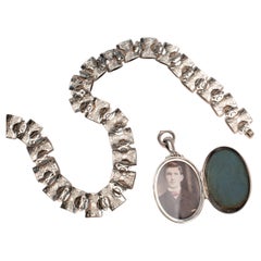 Chaîne collier de livre victorienne en argent sterling avec médaillon