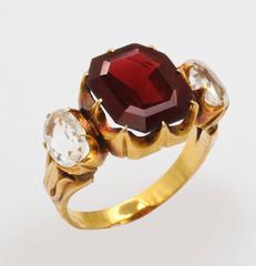 Victorian Octagon Garnet Rock Crystal Gold Ring, 18kt