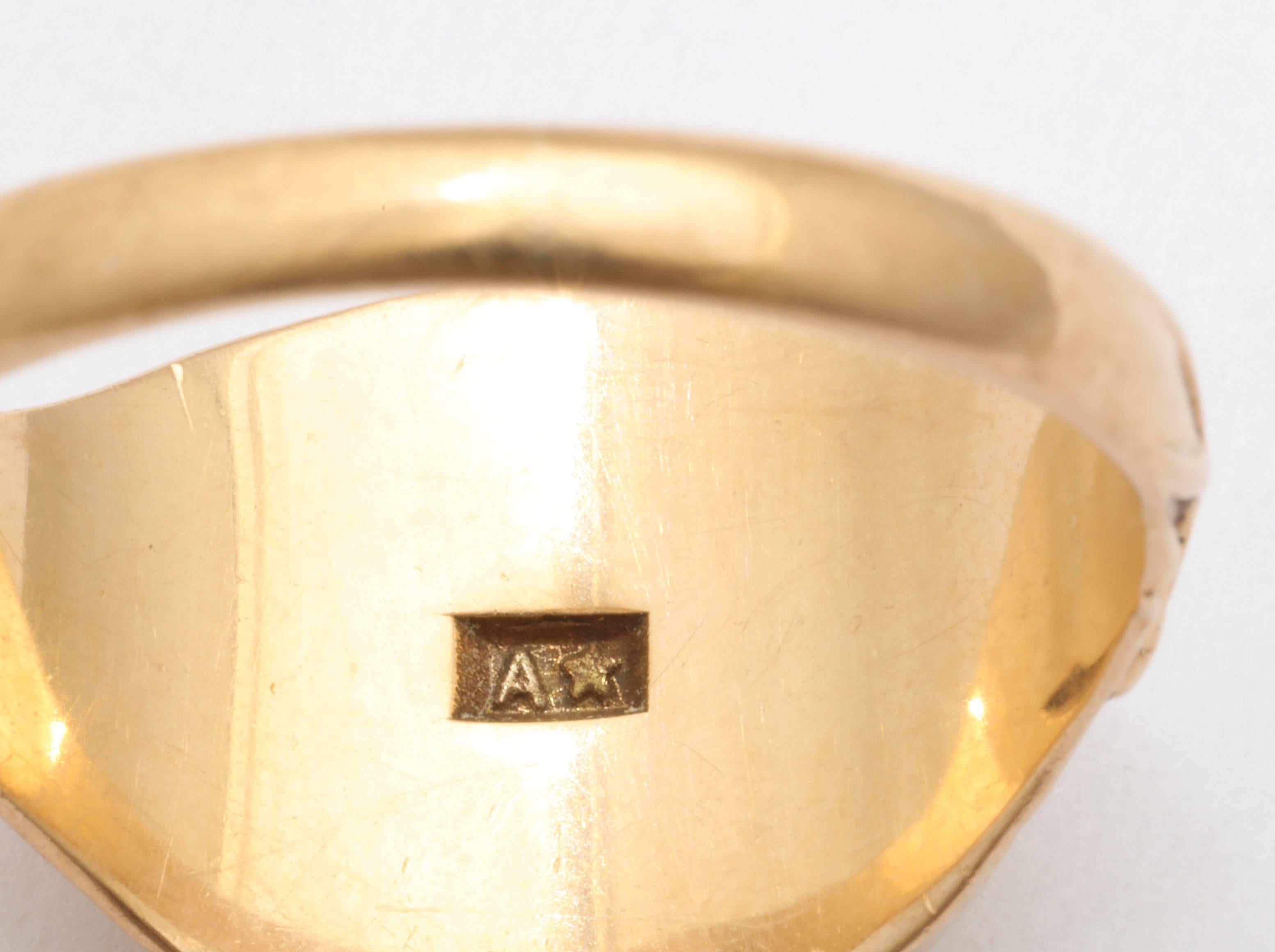 Elegant Edwardian Gold Signet Ring In Excellent Condition For Sale In Stamford, CT