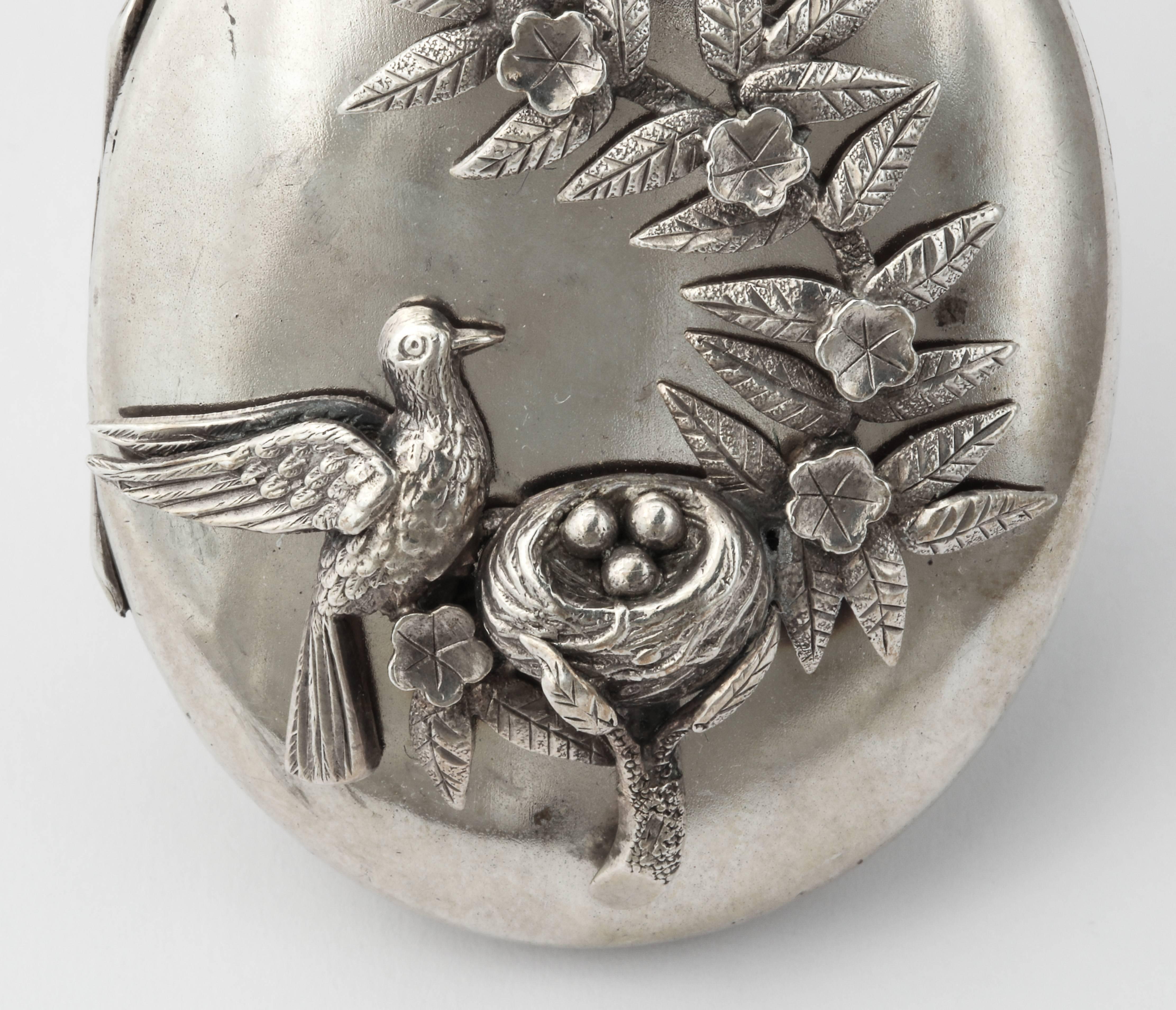 Women's Sterling Silver Victorian Locket Shows Parental Devotion