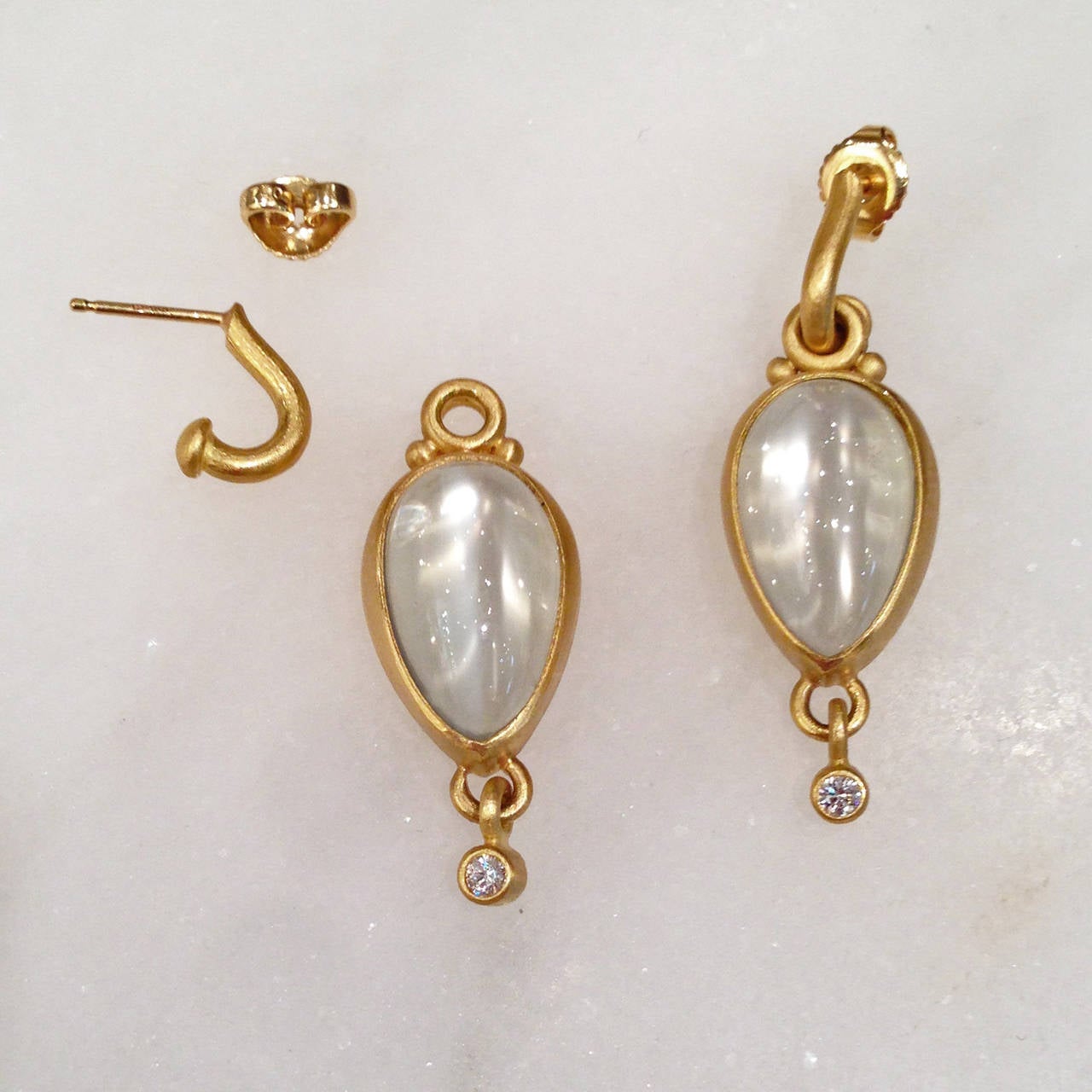 Denise Betesh Moonstone Diamond Gold Bubble Drop Earrings In New Condition In Dallas, TX