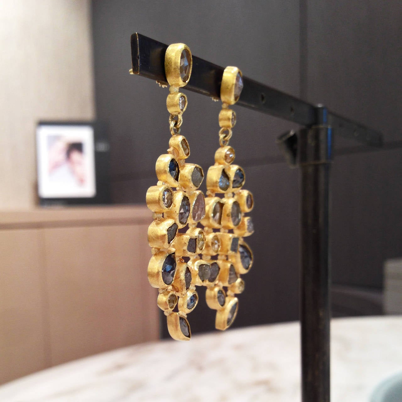 Petra Class Faceted Diamond Natural Diamond Gold Mosaic Earrings In New Condition In Dallas, TX