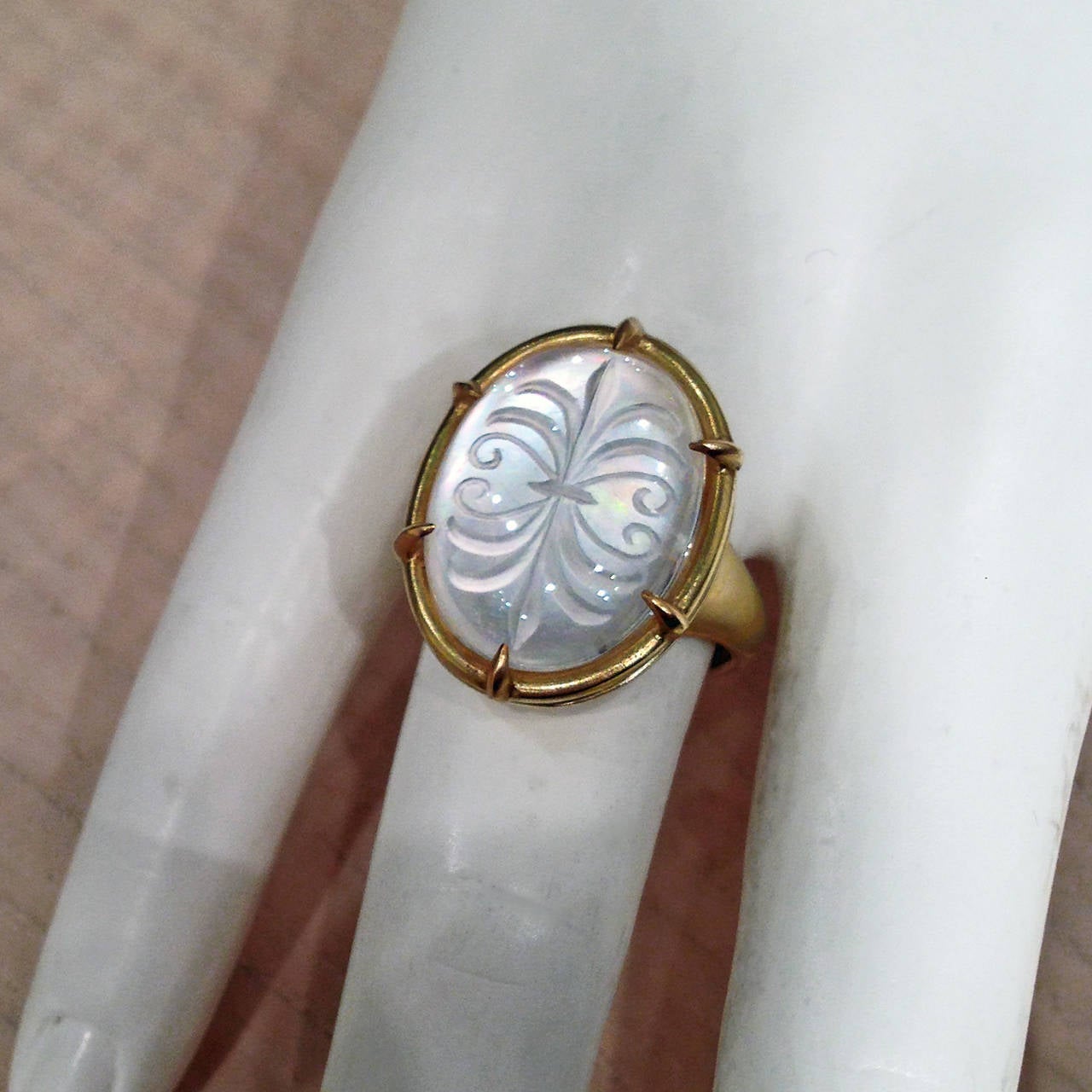 Artist Lilly Fitzgerald Exceptional Inverted Quartz Intaglio Mother-of-Pearl Gold Ring