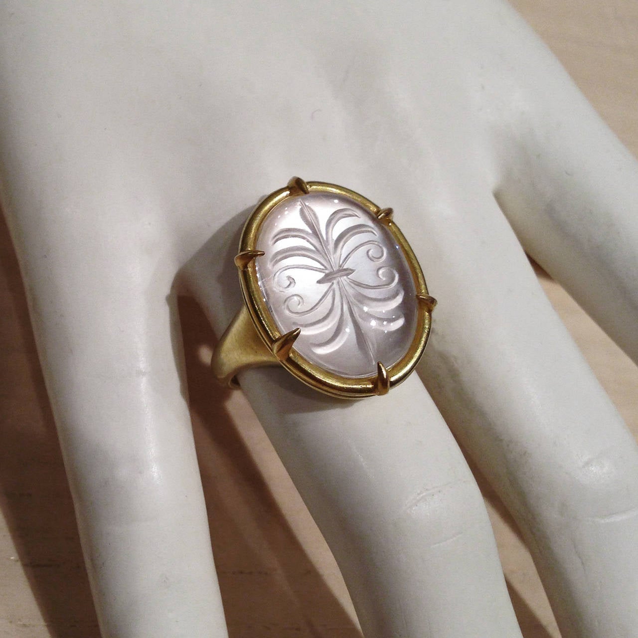 Lilly Fitzgerald Exceptional Inverted Quartz Intaglio Mother-of-Pearl Gold Ring 1