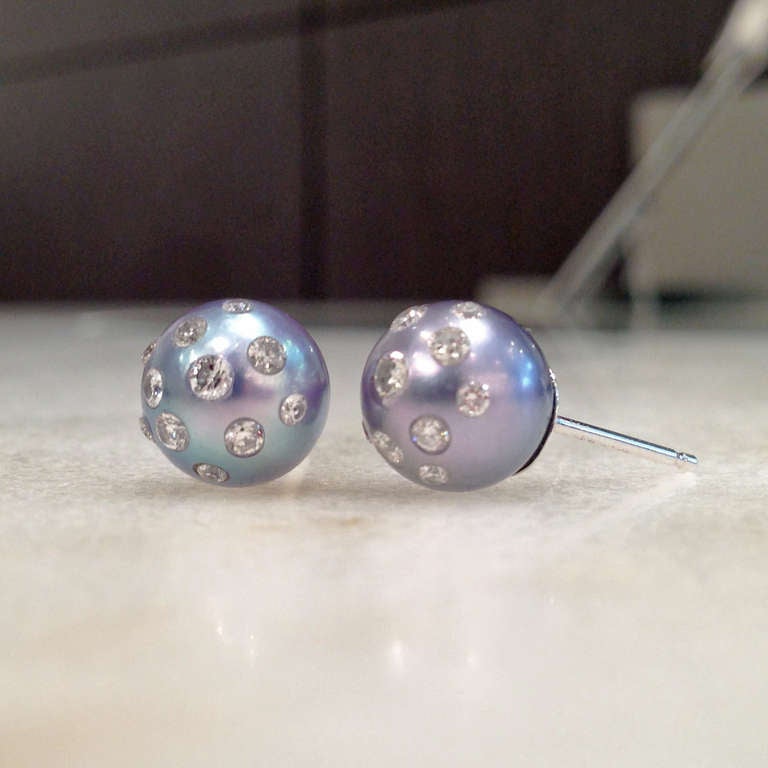 Rare Blue-Violet Tahitian Pearl Diamond Earrings In New Condition In Dallas, TX
