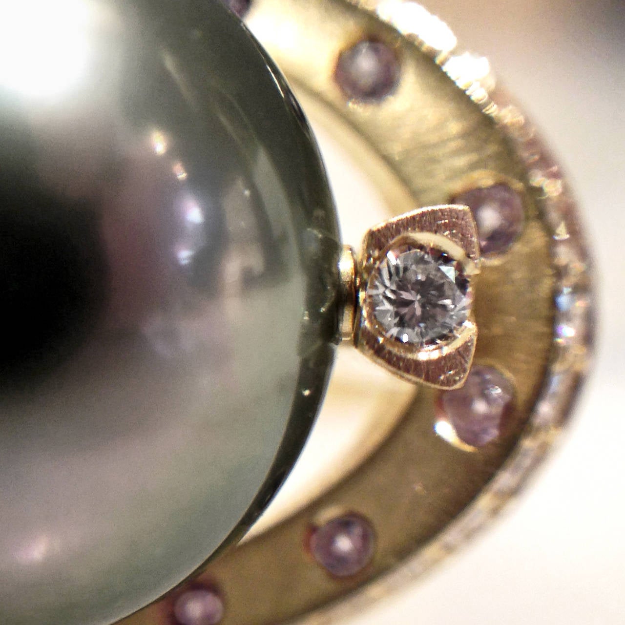Robin Waynee One-of-a-Kind Spinning Tahitian Pearl Amethyst Diamond Gold Ring 2