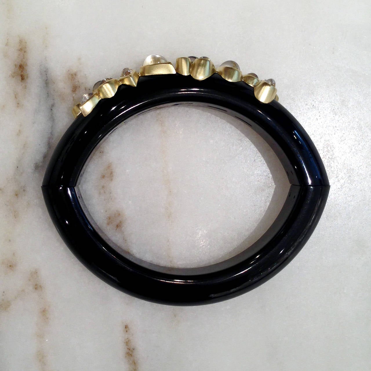 Magnetic Midnight Blue Bakelite Blue Moonstone Diamond Gold Cuff Bracelet In New Condition In Dallas, TX