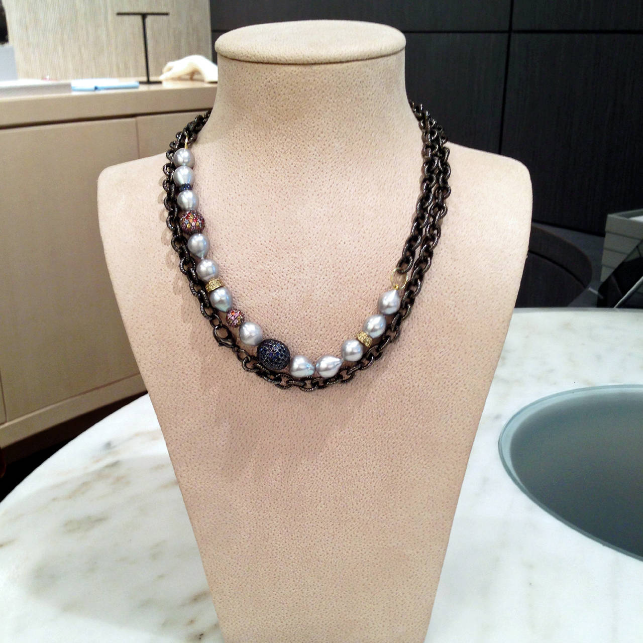 Versatile Multicolored Sapphire Gray Pearl Silver Gold Multilength Necklace In New Condition In Dallas, TX