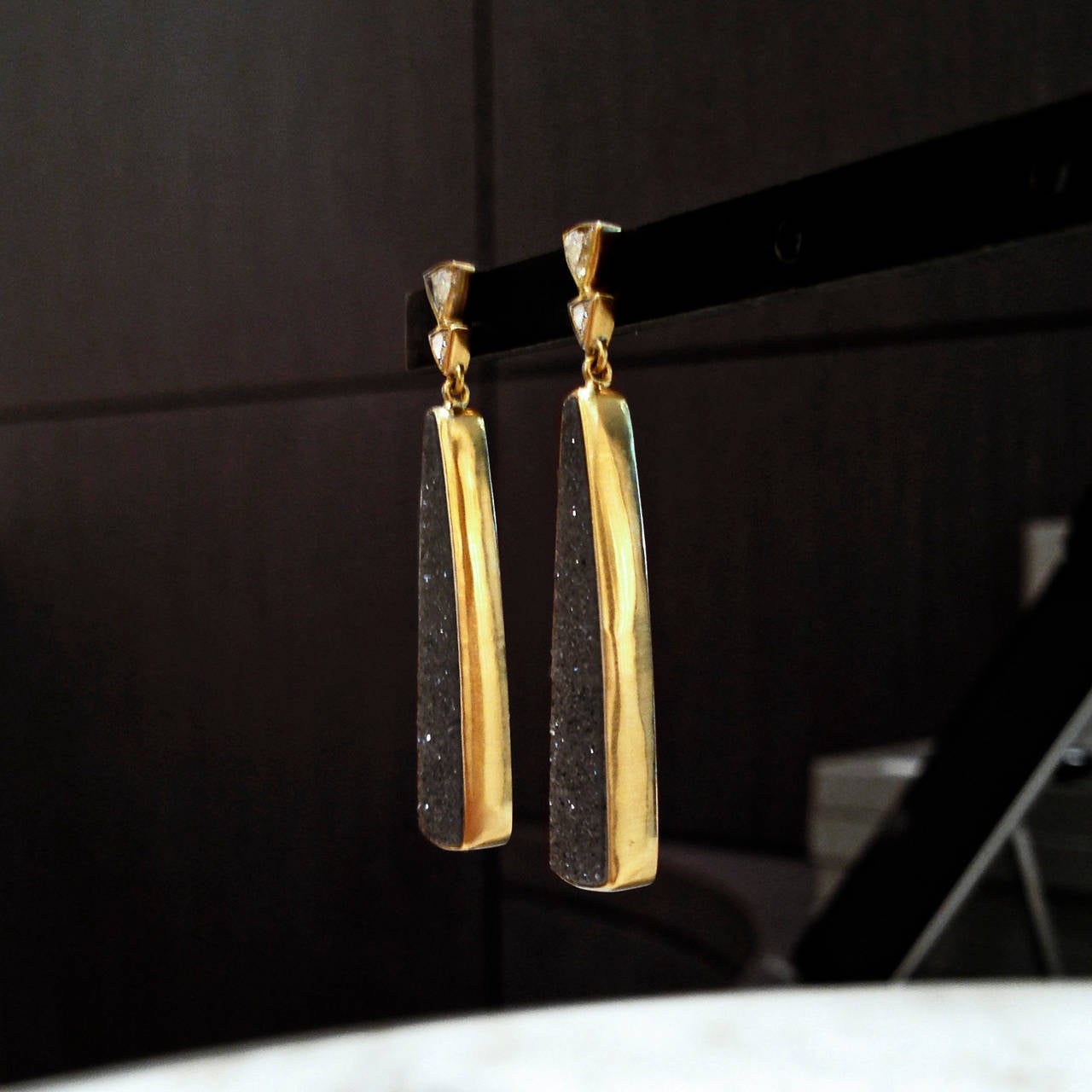 Kothari Shimmering Druzy Trillion Diamond Gold Drop Earrings In New Condition In Dallas, TX